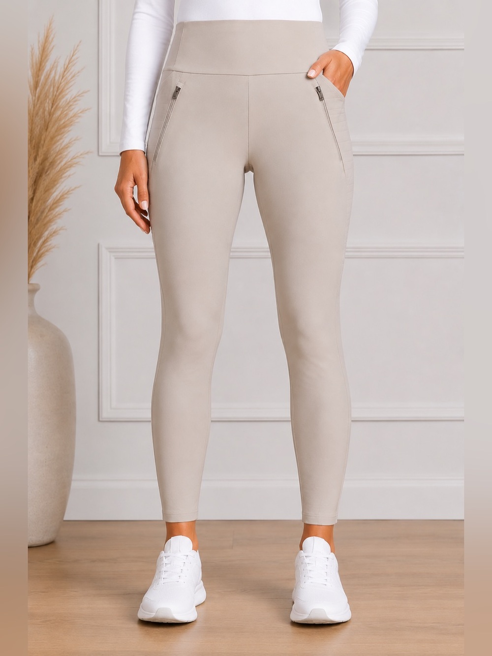 NWT Athleta Peak Hybrid Fleece Tight Leggings Size M Beige